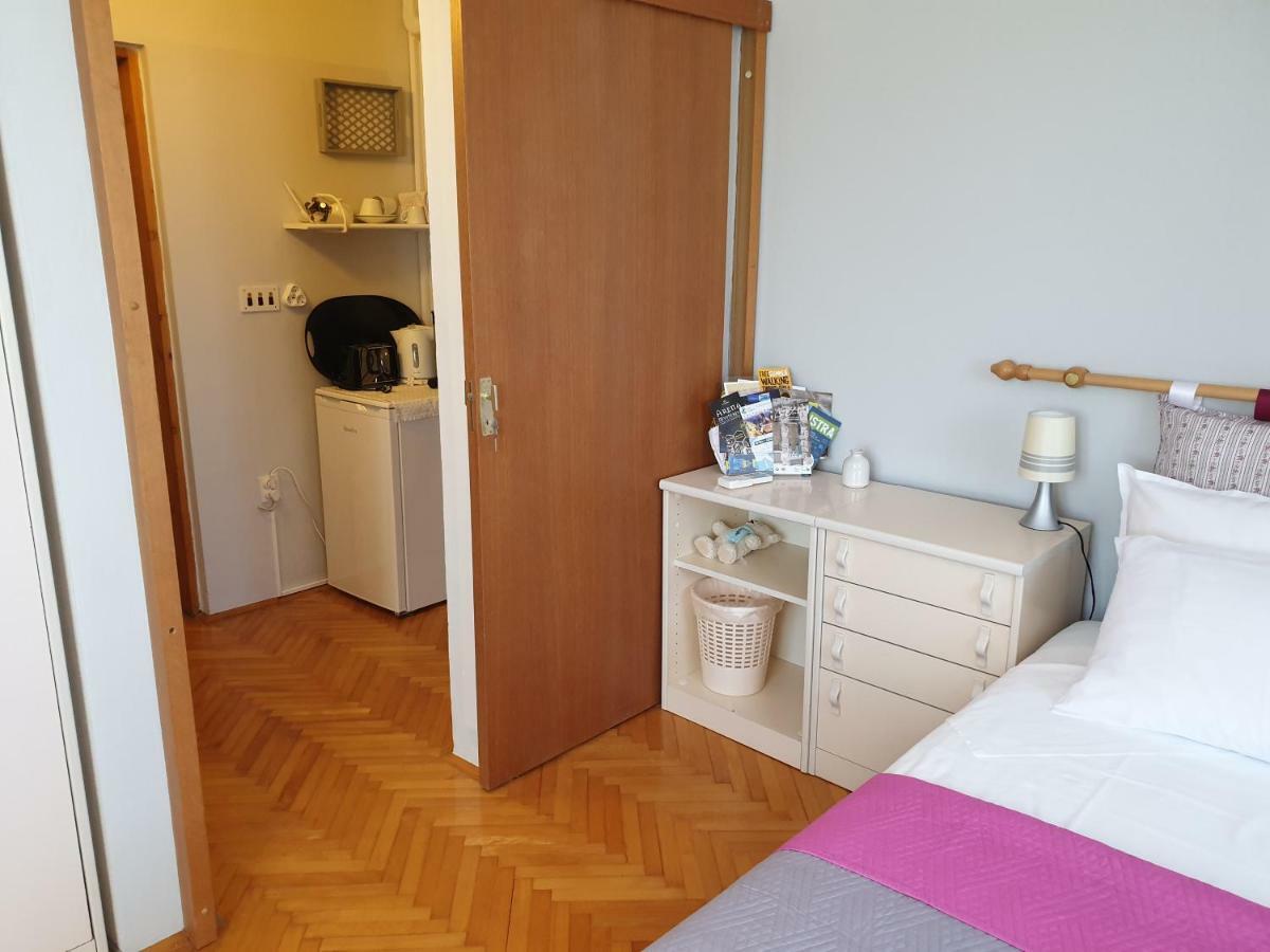 Room Bm Pula Eksteriør billede