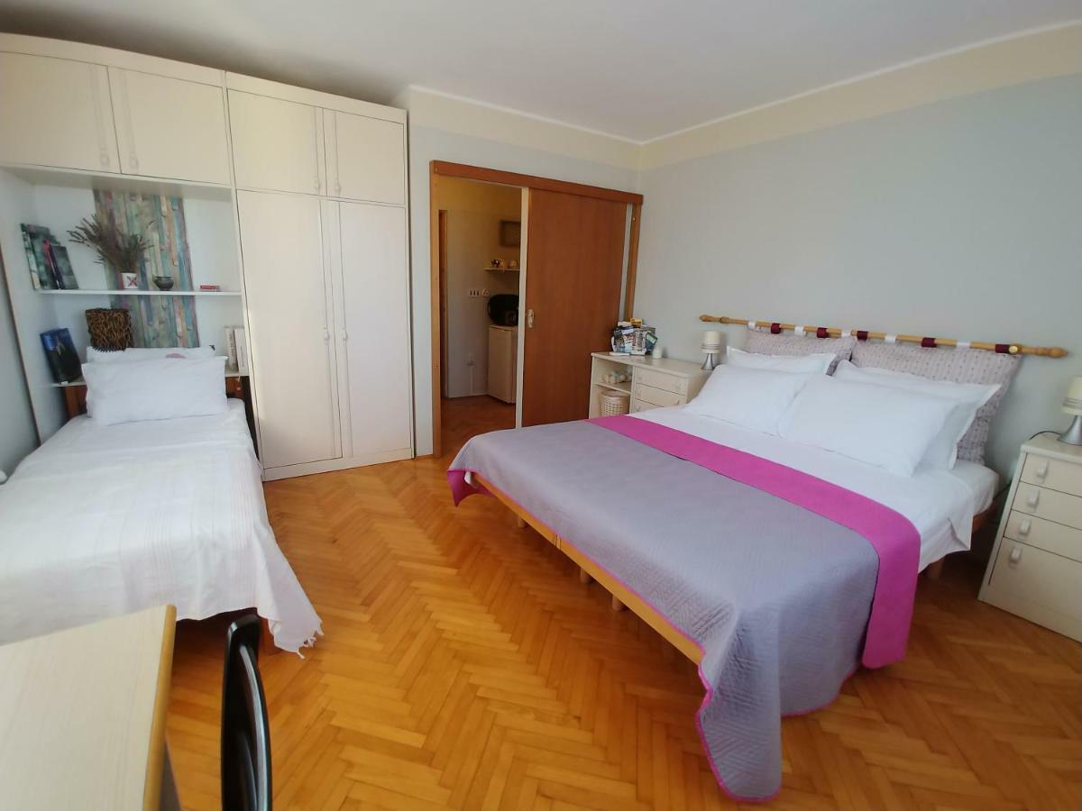 Room Bm Pula Eksteriør billede