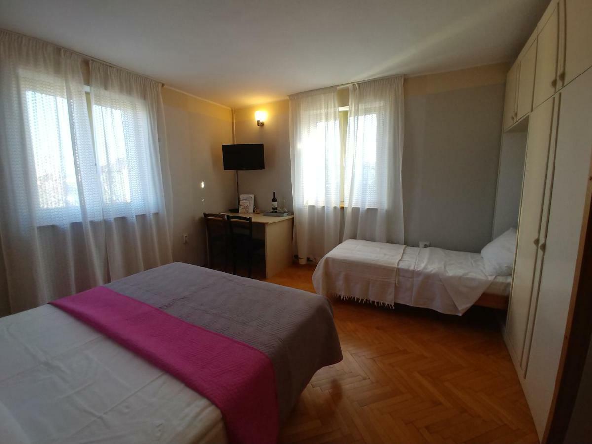 Room Bm Pula Eksteriør billede